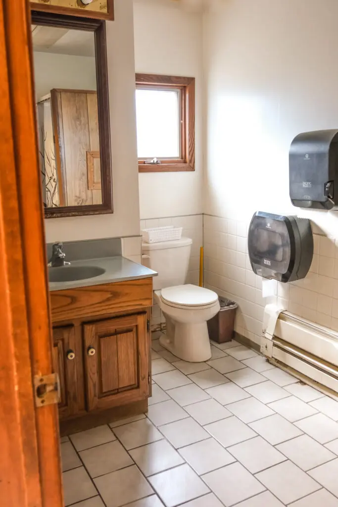 Retreat Lodging 54 Retreat Lodging Bunk Cabin Bathroom 4 1 | Black Rock Retreat