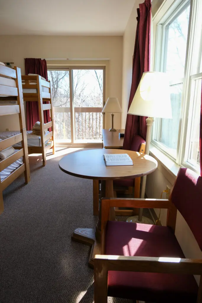 Retreat Lodging 30 Retreat Lodging Dogwood Seating Area | Black Rock Retreat