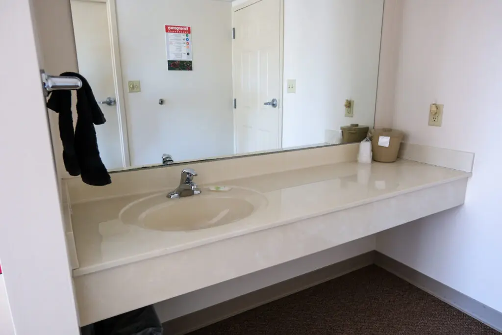 Retreat Lodging 32 Retreat Lodging Dogwood Vanity 1 | Black Rock Retreat