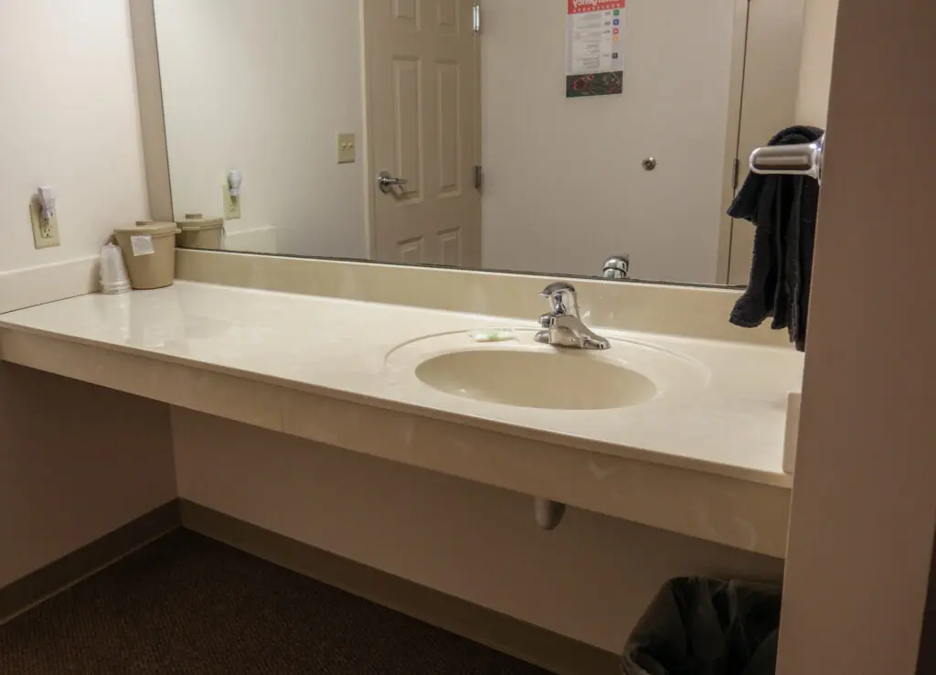 Retreat Lodging 25 Retreat Lodging Dogwood Vanity | Black Rock Retreat