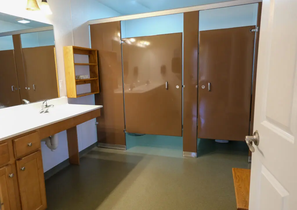 Retreat Lodging 41 Retreat Lodging Large Bunk Cabin Bathroom | Black Rock Retreat