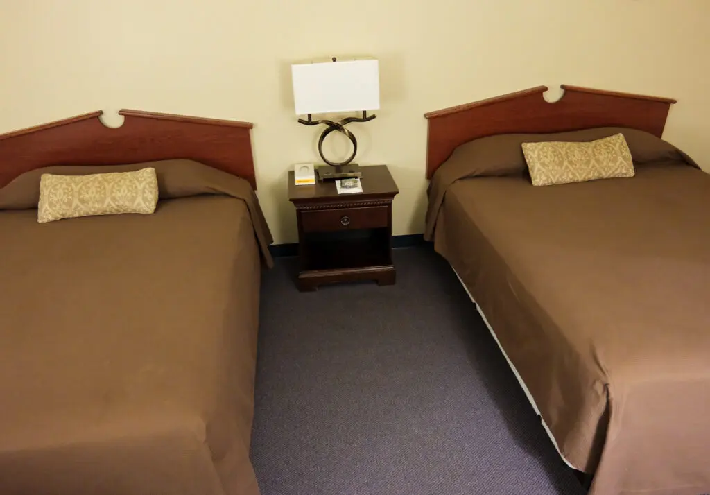 Retreat Lodging 3 Retreat Lodging Mrc Handicap Room Bed Distance | Black Rock Retreat