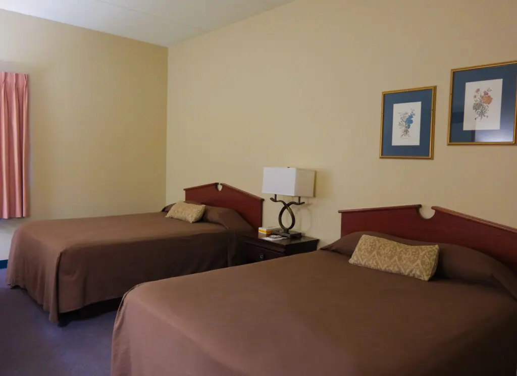 Retreat Lodging 2 Retreat Lodging Mrc Handicap Room Bed Layout | Black Rock Retreat