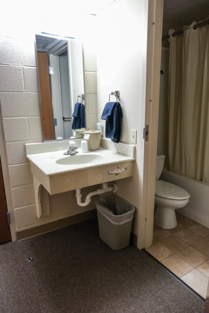 Retreat Lodging 11 Retreat Lodging Mrc Old Room Sink | Black Rock Retreat